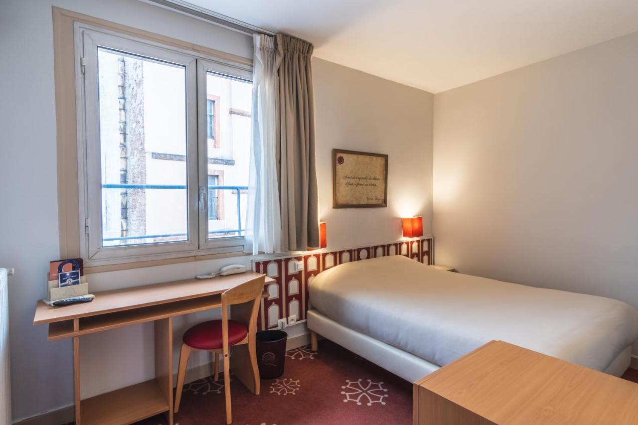Ours Blanc - Victor Hugo Hotel 2*