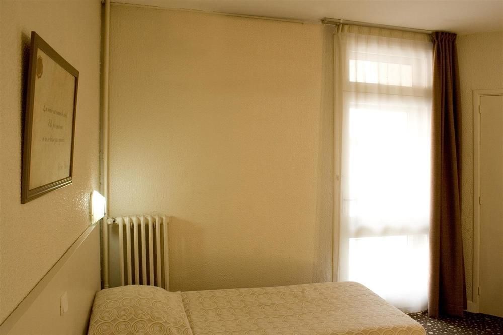 Hotel Ours Blanc - Victor Hugo 2*