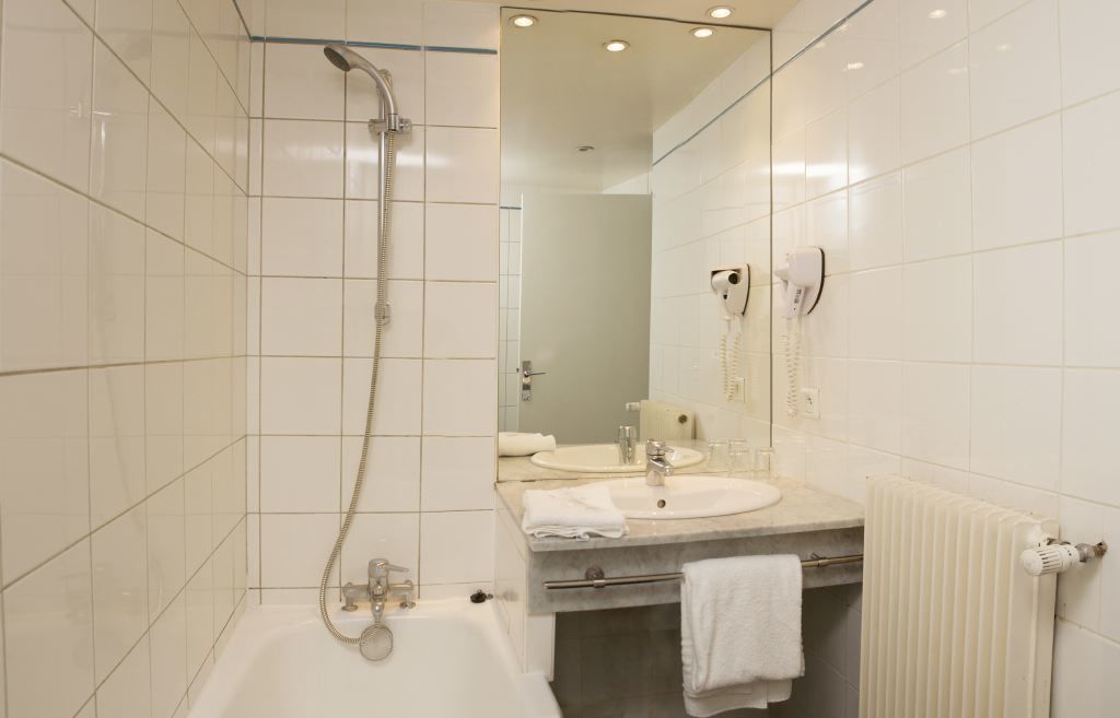 Ours Blanc - Victor Hugo Hotel Toulouse