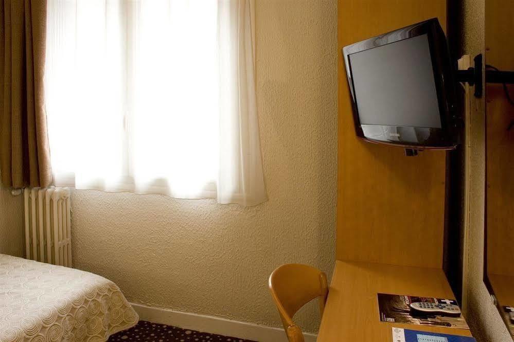 Ours Blanc - Victor Hugo Hotel 2*