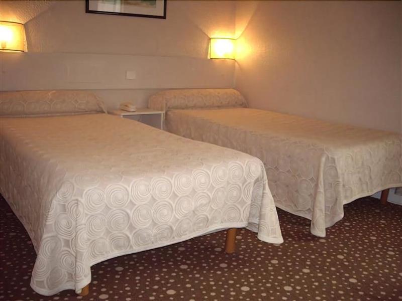 Ours Blanc - Victor Hugo Hotel